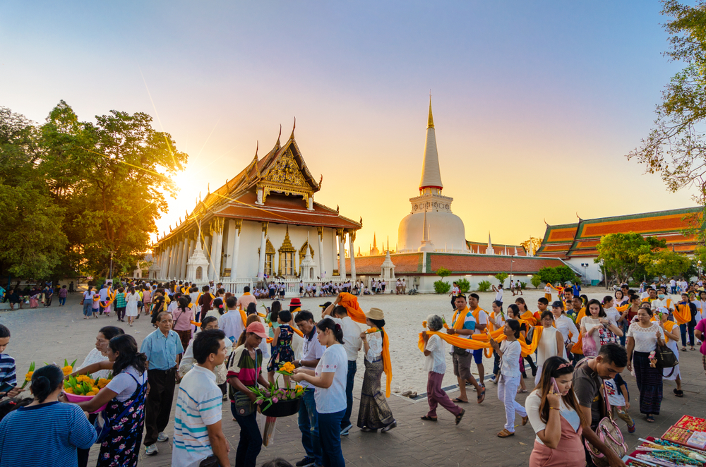 ประเพณีมาฆบูชาแห่ผ้าขึ้นธาตุ