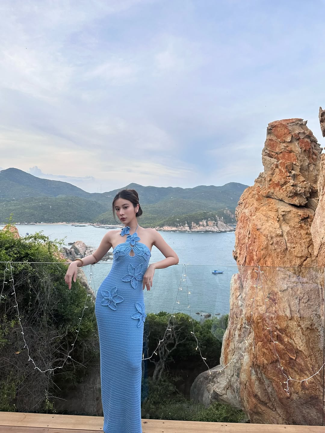 เก้า สุภัสสรา อวดลุคเซ็กซี่ซู่ซ่าริมทะเล