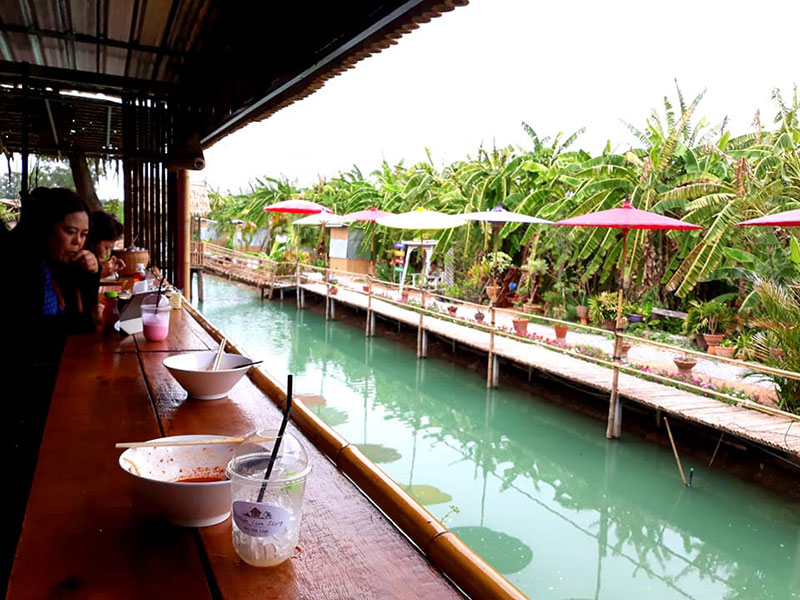 ฮอลลีวูดบ้านนา ฉะเชิงเทรา