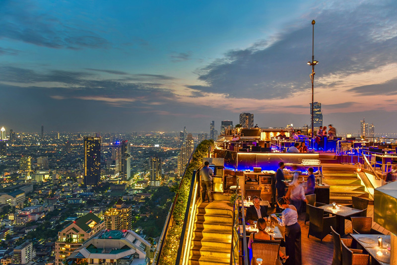 ร้านอาหารวาเลนไทน์ 2568 Vertigo Rooftop Banyan Tree