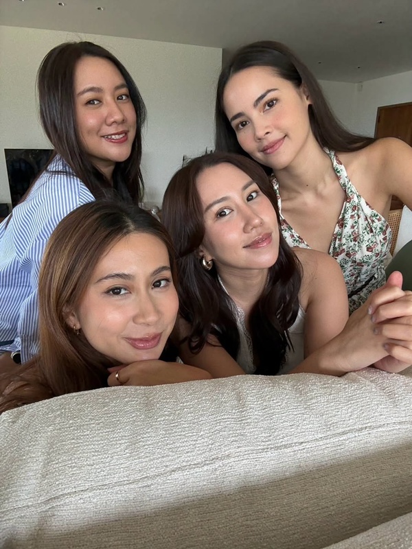 ญาญ่า อุรัสยา ควงแก๊งเพื่อนเที่ยวทะเล อวดชุดแซ่บโชว์หุ่นเซ็กซี่ 