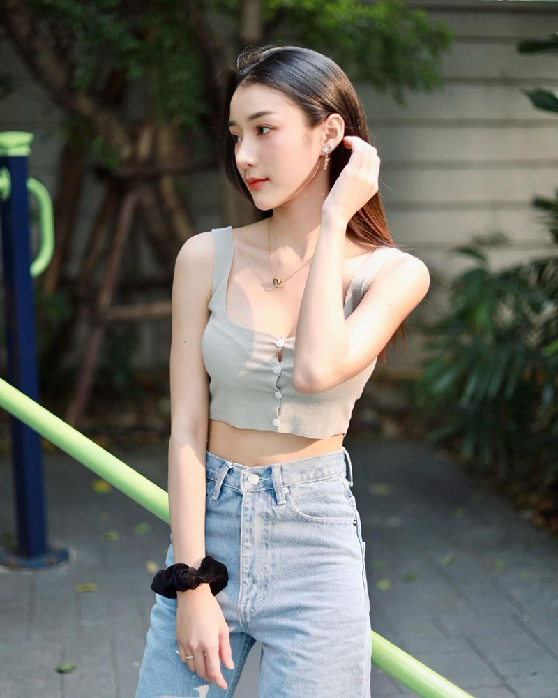 เฟิร์น ชุติมณฑน์