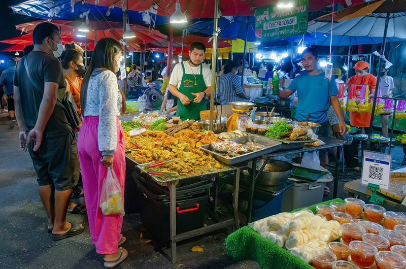 ตลาดโต้รุ่ง