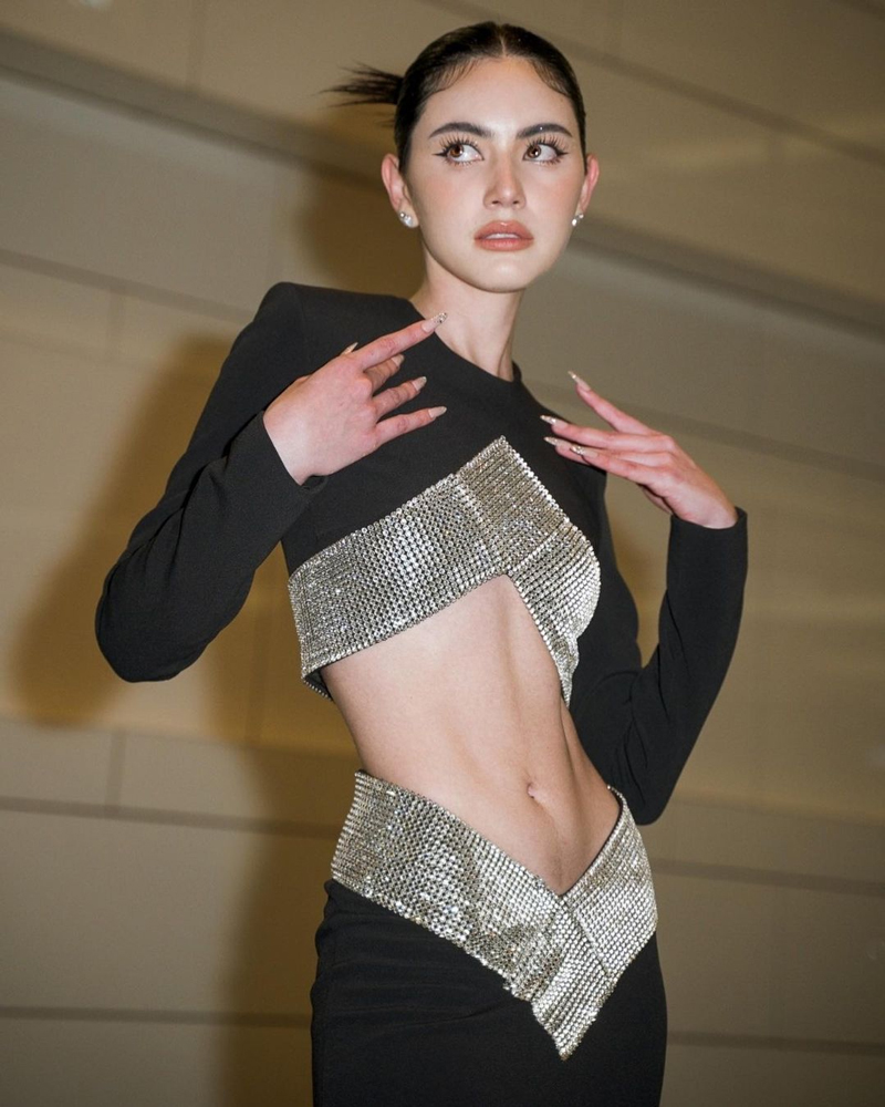 ใหม่ ดาวิกา