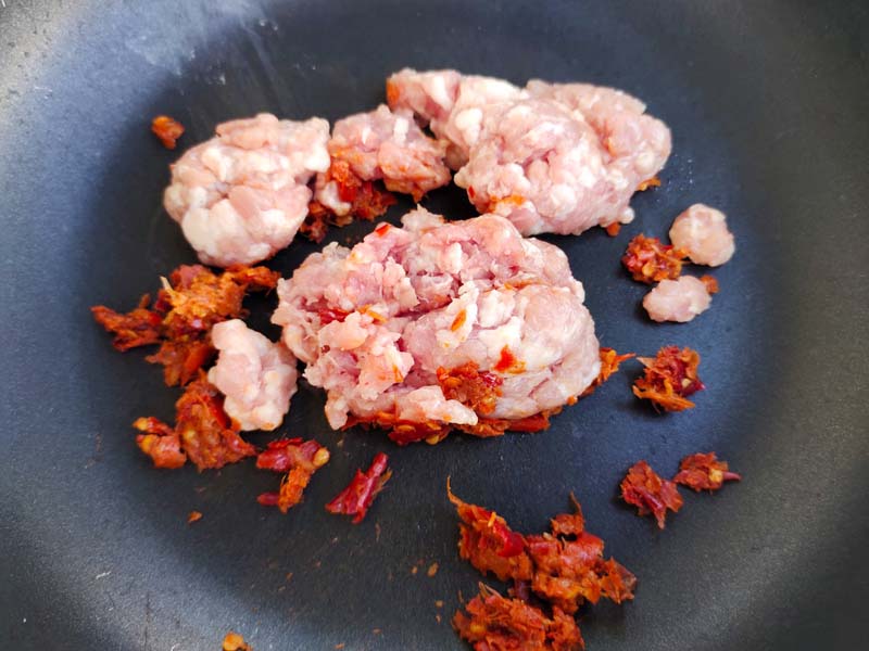 ผัดพริกแกงหมูถั่วฝักยาว