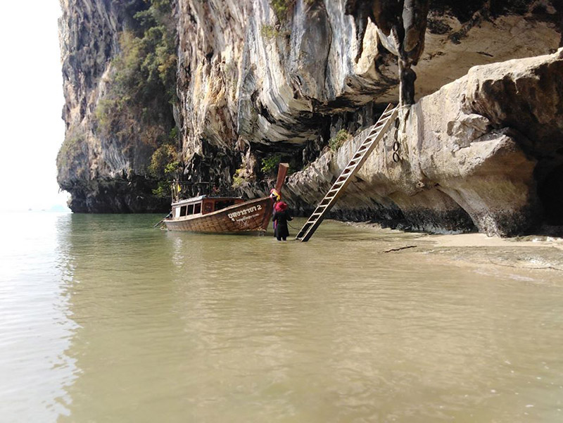 ผาเขาค้อม กระบี่