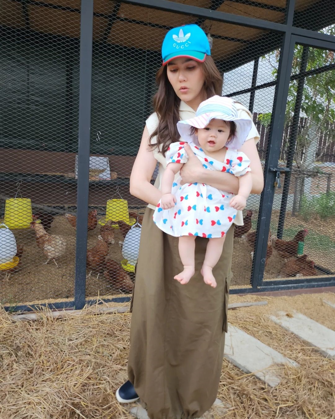 ชมพู่ อารยา