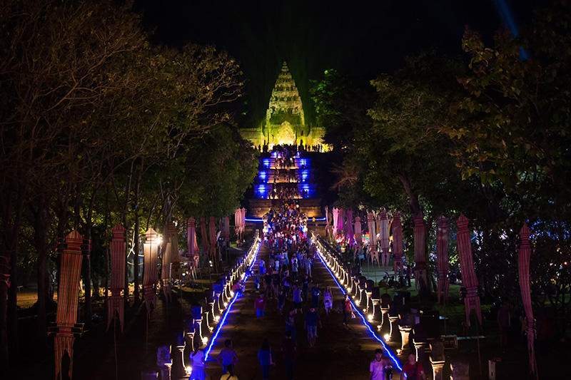 ที่เที่ยวเดือนเมษายน 2568 งานประเพณีขึ้นเขาพนมรุ้ง ประจำปี 2568 จังหวัดบุรีรัมย์