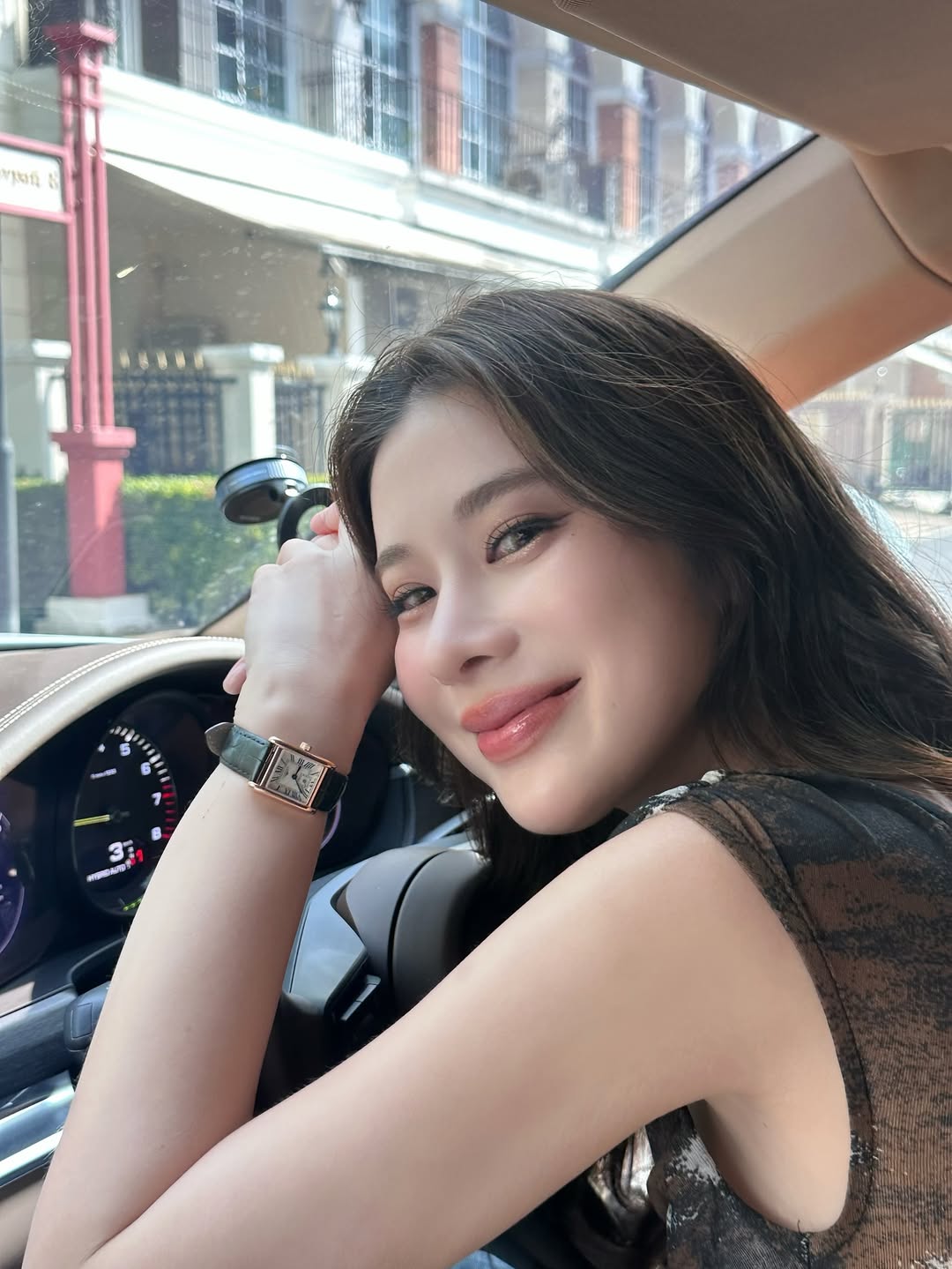 เก้า สุภัสสรา แจกความสดใส กับโมเมนต์ก่อนขับรถ