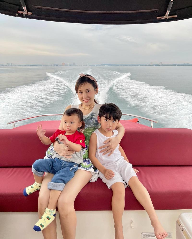 แยม ธมลพรรณ์