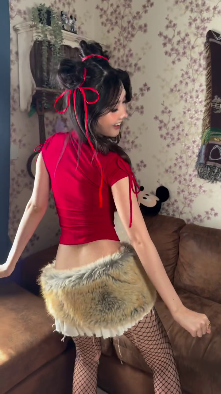 เบียร์ เดอะวอยซ์ จัดเต็มแฟชั่นเขย่าโซเชียล ชุดสีแดงแรงฤทธิ์