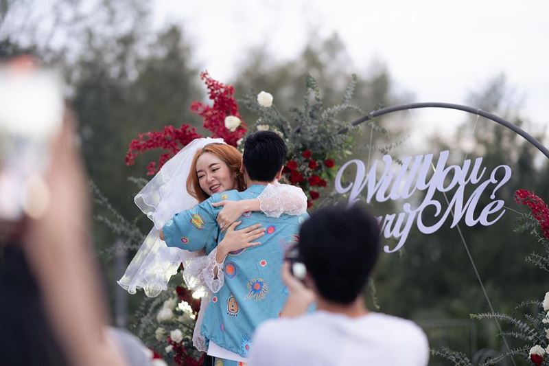 แก้มบุ๋ม พีท