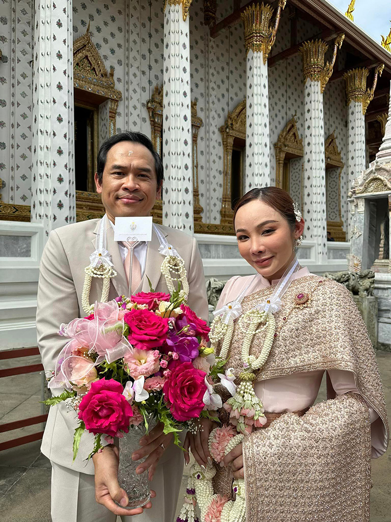 แจ็ค เดอะโกสต์ ควงแขน ตั๊กกี้ เข้าพิธีแต่งงาน บ่าวสาวสวมชุดไทยสวยหล่อ 