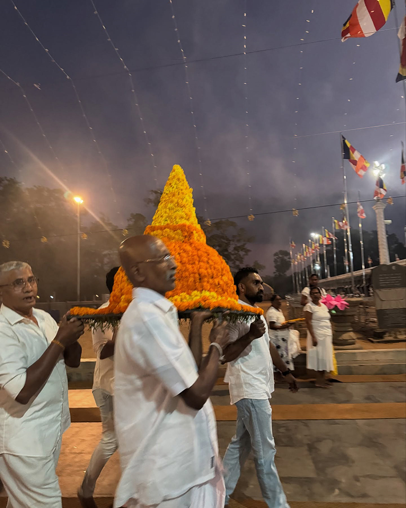 เจนี่ ร่วมทริป อ โอเล่ ส้มเช้ง ทำบุญที่ศรีลังกา