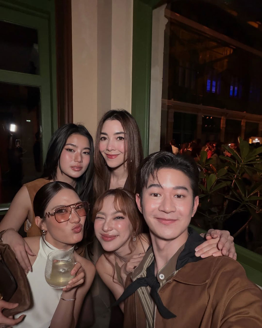   ก้อย อรัชพร และเพื่อน ๆ 