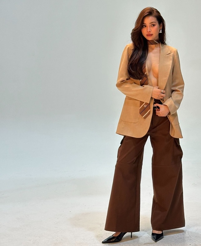 อิงฟ้า เผยลุคออฟฟิศสุดเท่ปนเซ็กซี่