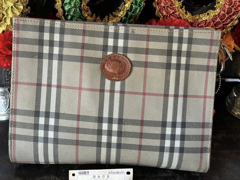 กระเป๋ามือสอง