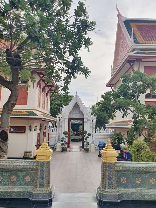 ไหว้พระ 