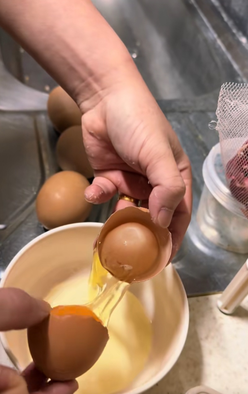 ไข่ซ้อนไข่