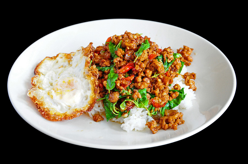 ข้าวผัดกะเพราหมูสับ