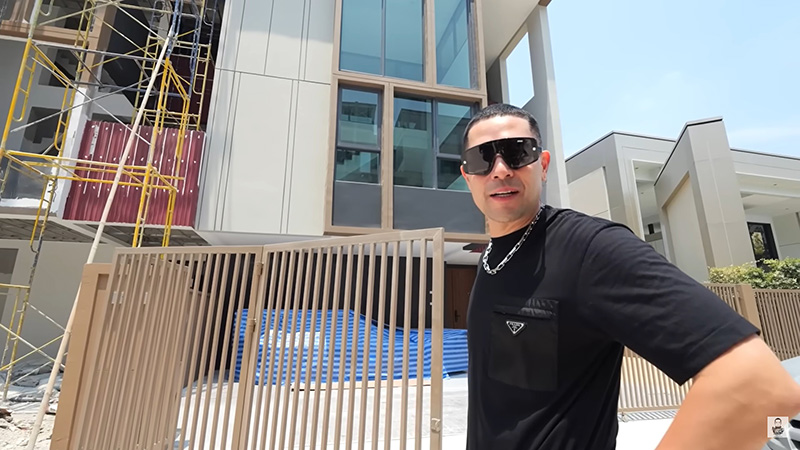 บ้าน แดนนี่ ดานิเอล 