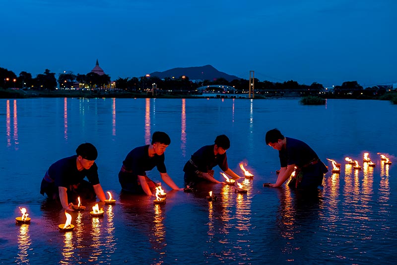 เทศกาลสีสันแห่งสายน้ำ มหกรรมลอยกระทง