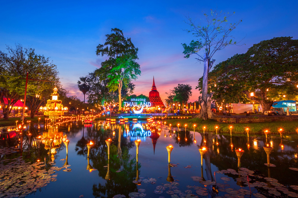 ลอยกระทงสุโขทัย 2564
