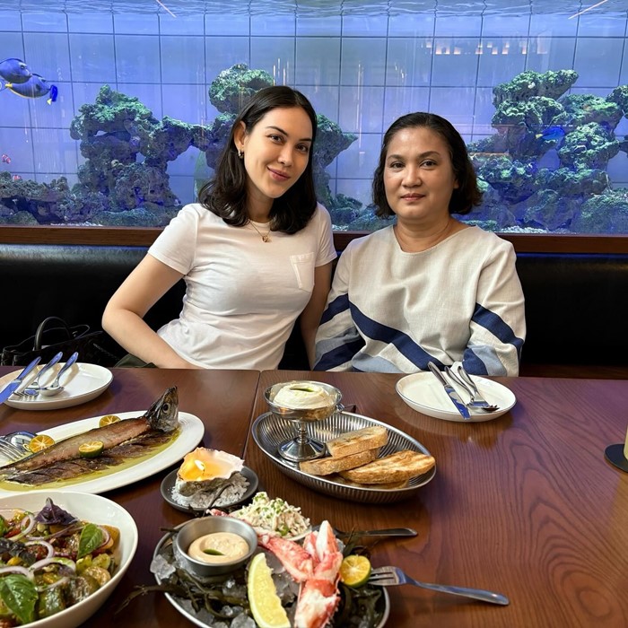  แมท ภีรนีย์ เปิดภาพคุณยายเตรียมทองรับขวัญหลาน