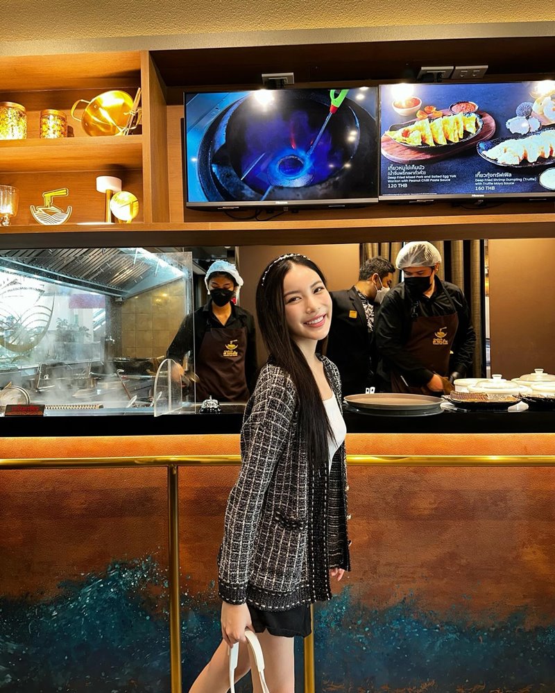 มุก วรนิษฐ์