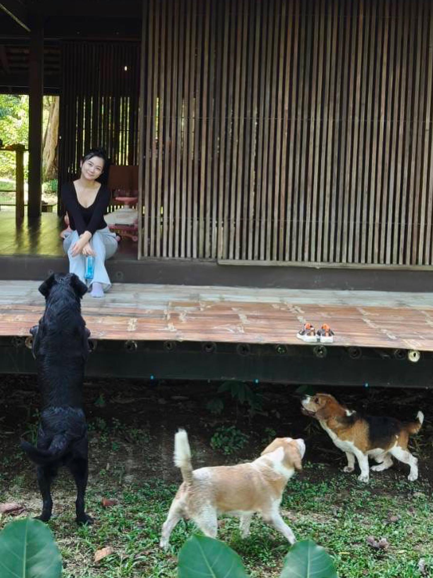 เวียร์ ศุกลวัฒน์ พาวิกกี้ น้องวิริน ไปพักผ่อนที่บ้านสวน