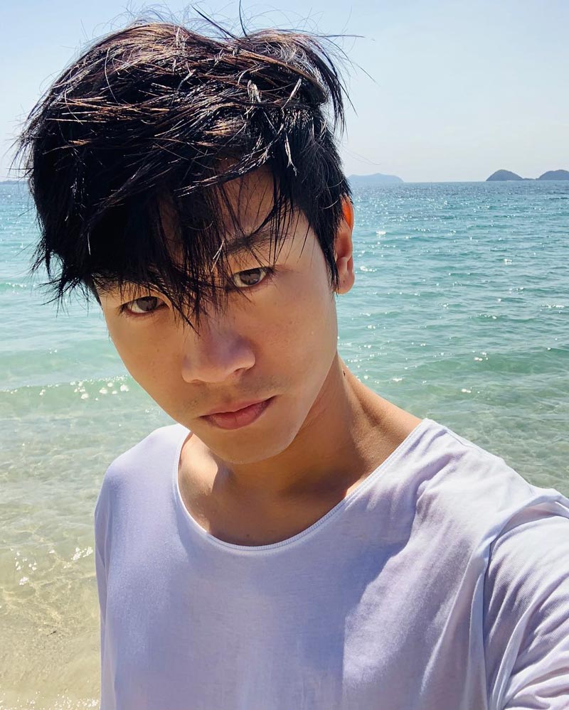 โทนี่ รากแก่น