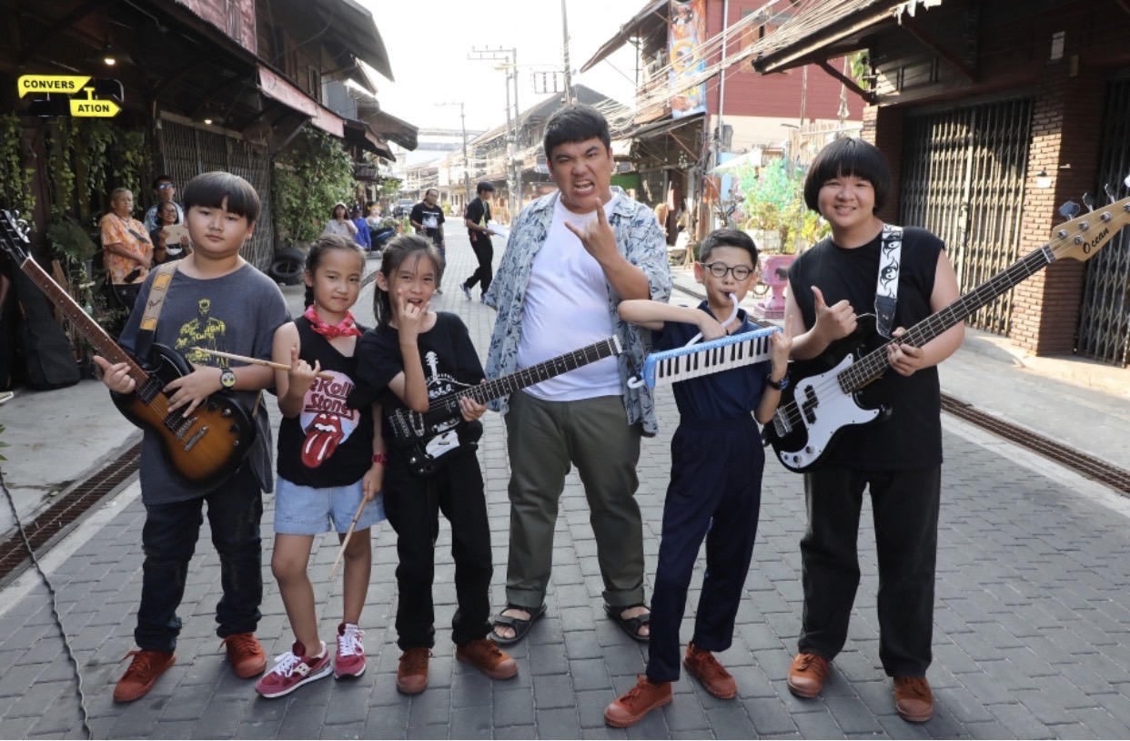 Bad Boyz Band: เด็กกว่าแล้วไง ก็หัวใจมัน I Rock You