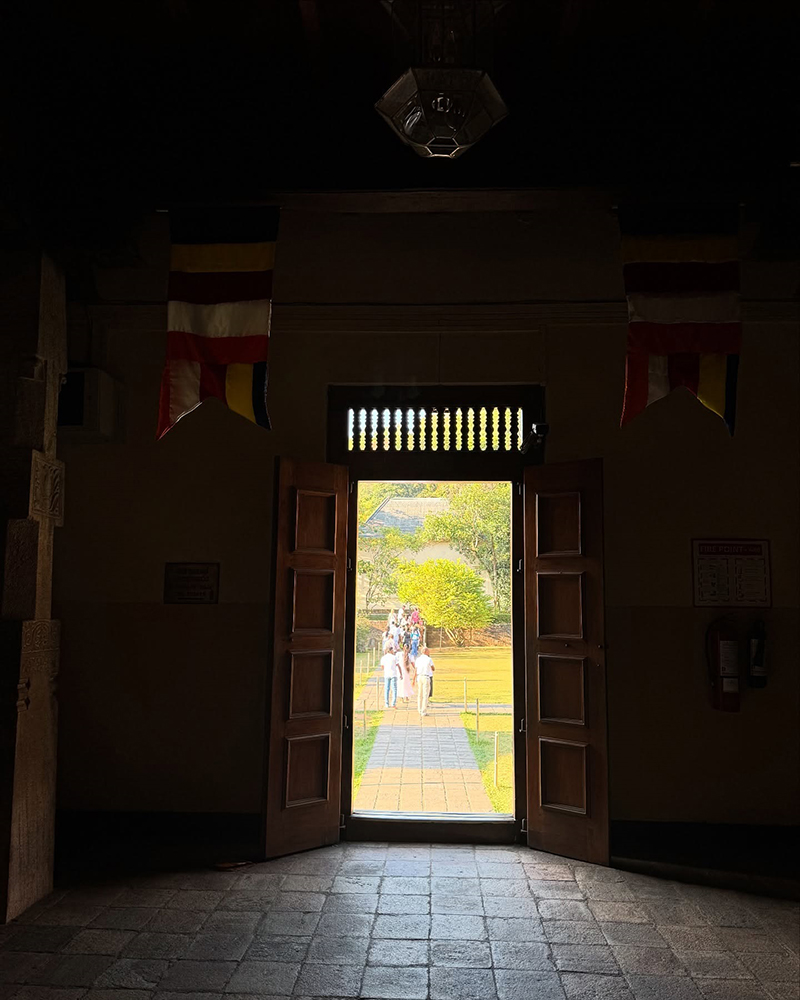 เจนี่ ร่วมทริป อ โอเล่ ส้มเช้ง ทำบุญที่ศรีลังกา