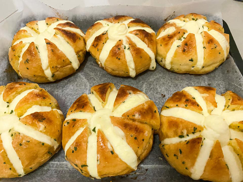 ร้านขนมปังกระทียมครีมชีส