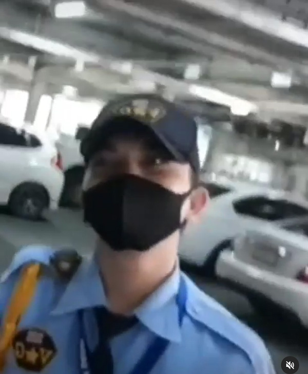 นุ้ย เชิญยิ้ม