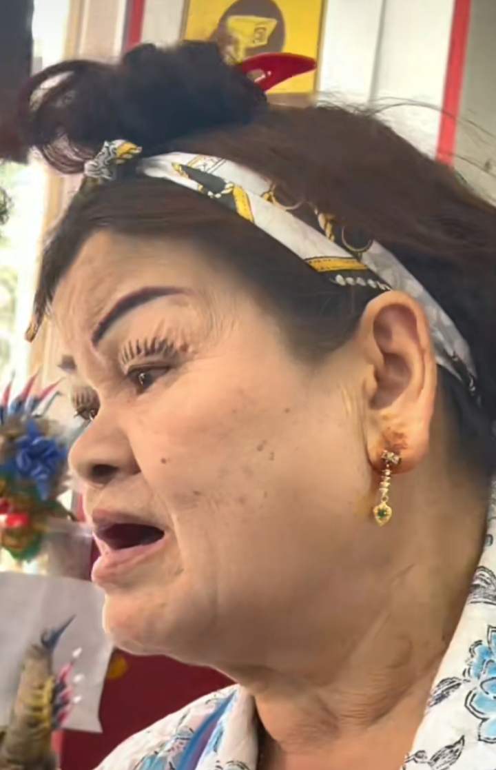 ต่อขนตา