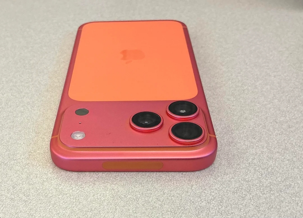 iPhone 17 Pro Max สีเปลี่ยน