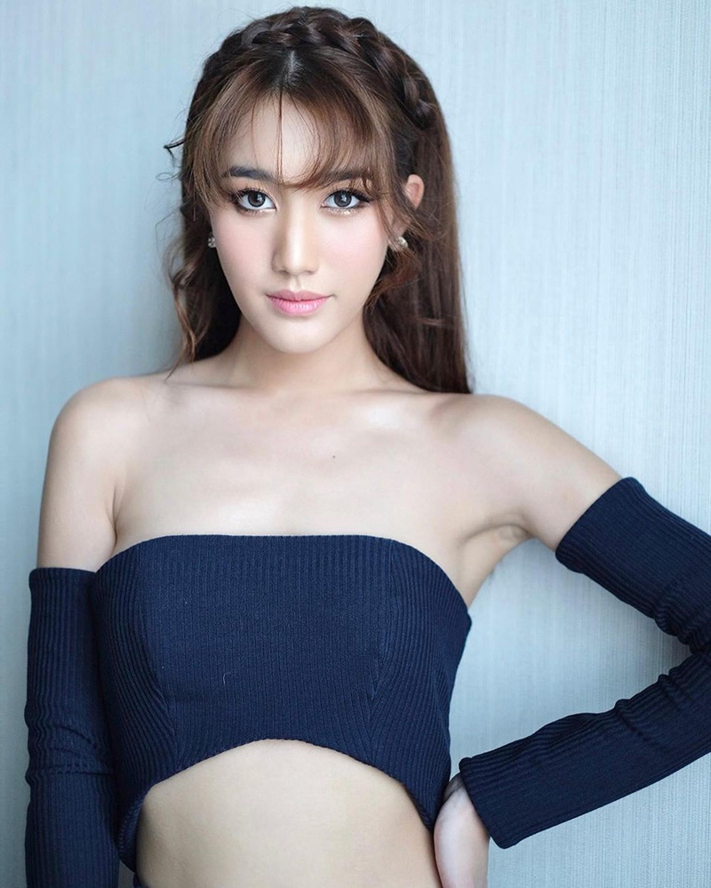 เบส รักษ์วนีย์