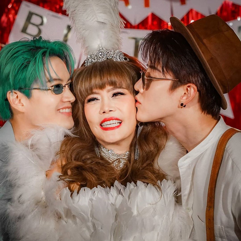 แม่ตุ๊ก ปราศรัย