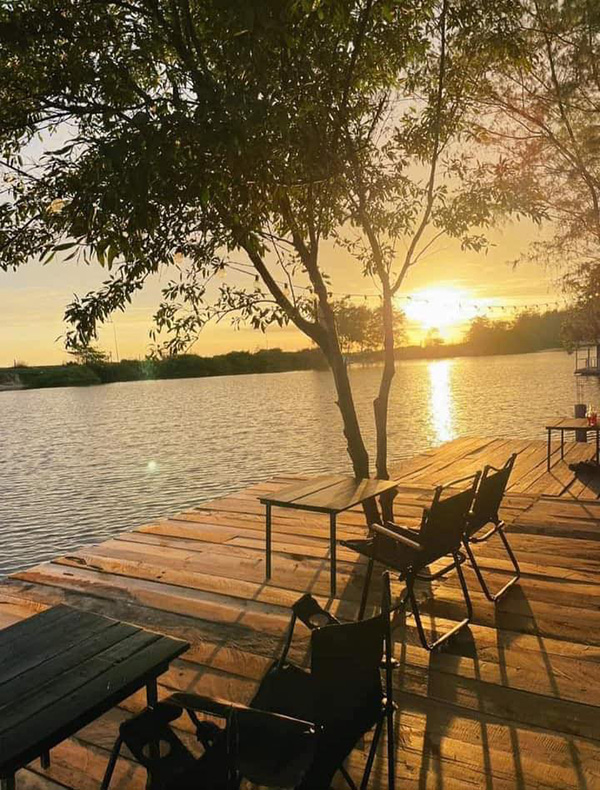 Leisure café n bar ร้านคาเฟ่ระยอง