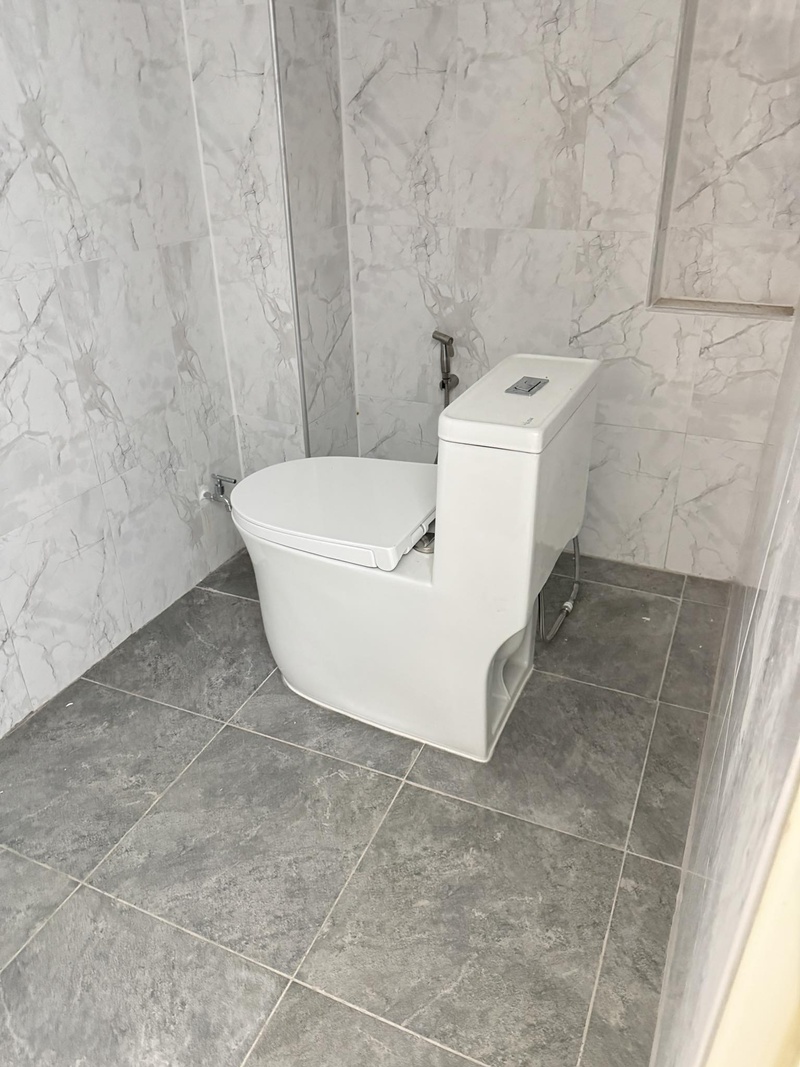 ติดส้วม