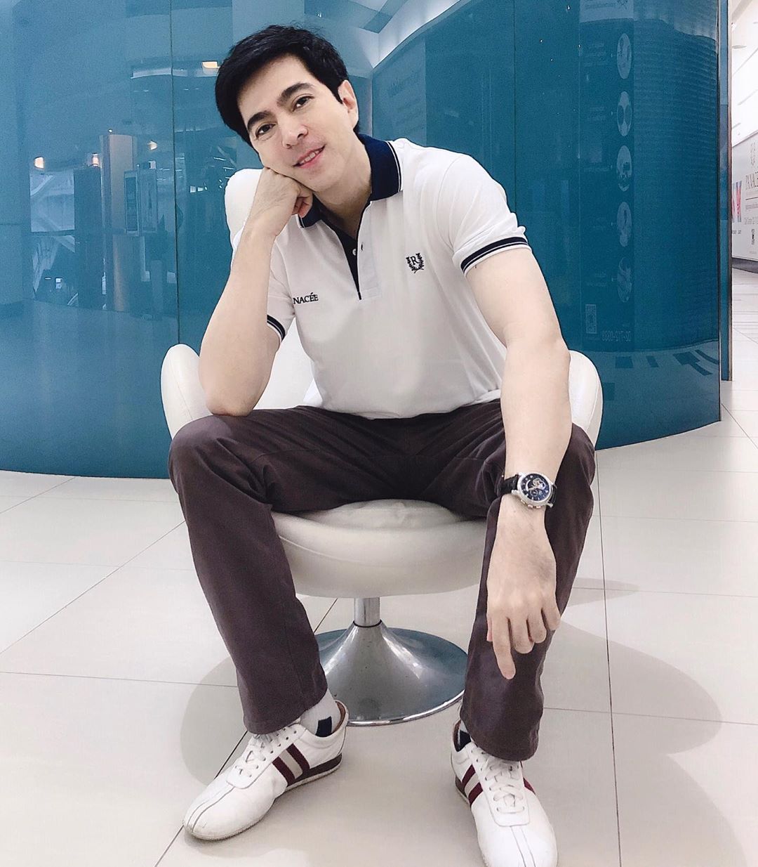 แซม ยุรนันท์