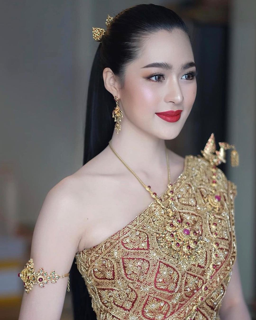 หลิงหลิง ศิริลักษณ์