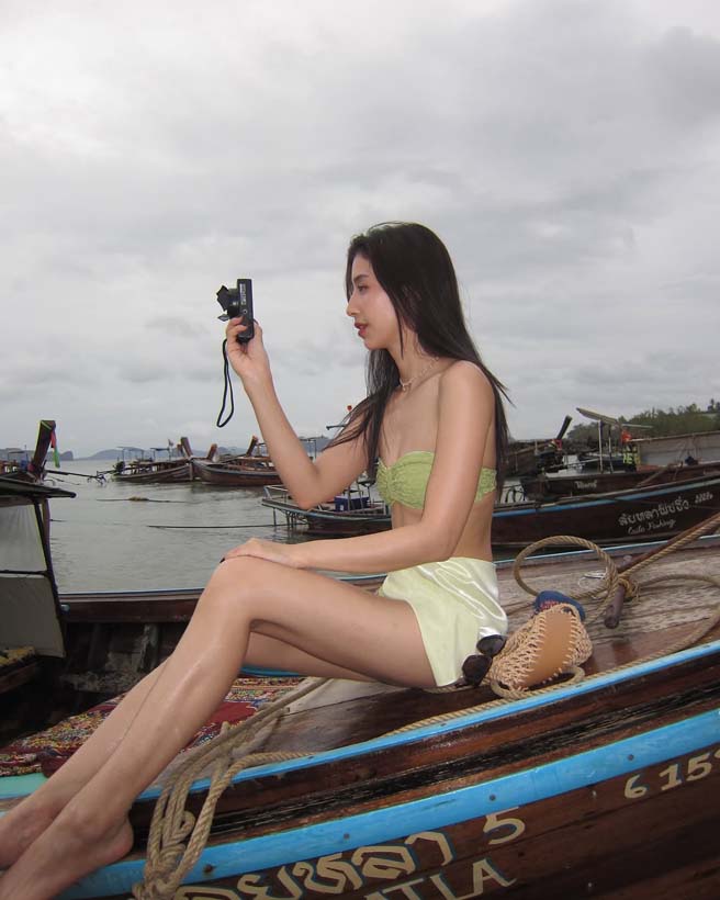 มิ้นต์ ชาลิดา เปิดโหมดแซ่บ ! สวมทูพีซเกาะอก เช็กอินทะเลกระบี่