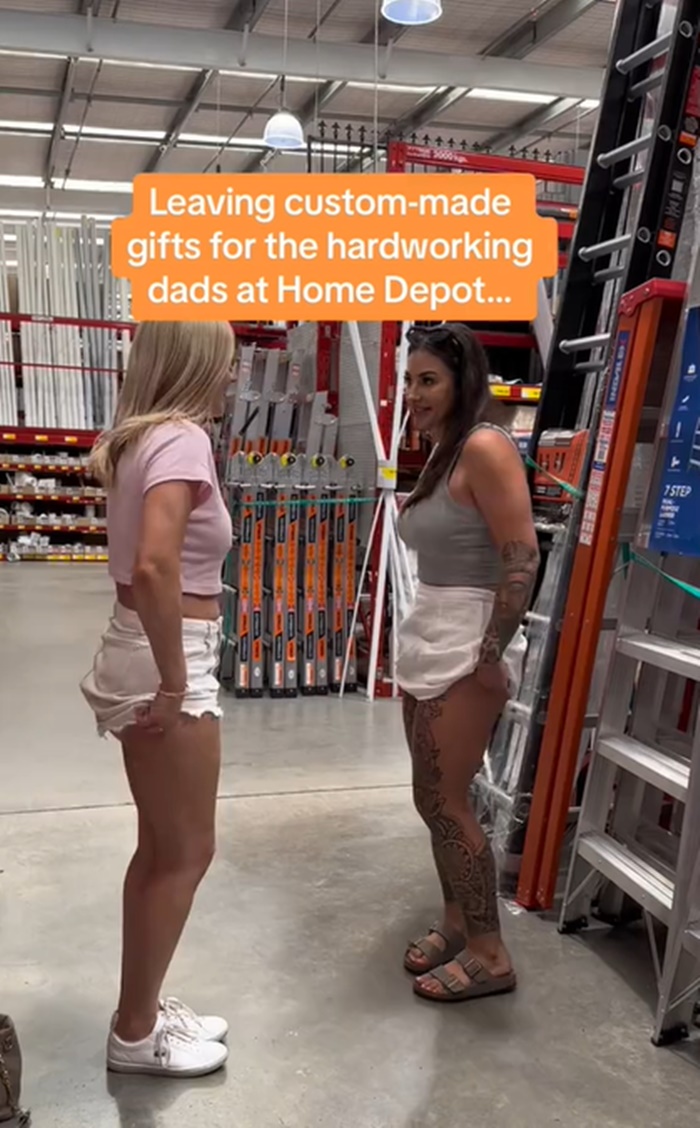 ถอดกางเกงใน