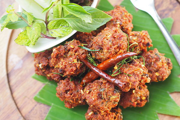 ลาบหมูทอด