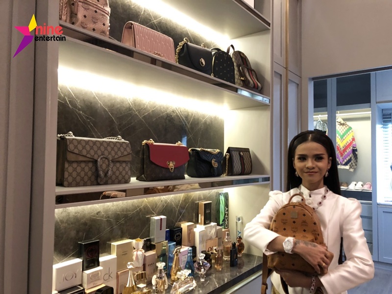 อาม ชุติมา