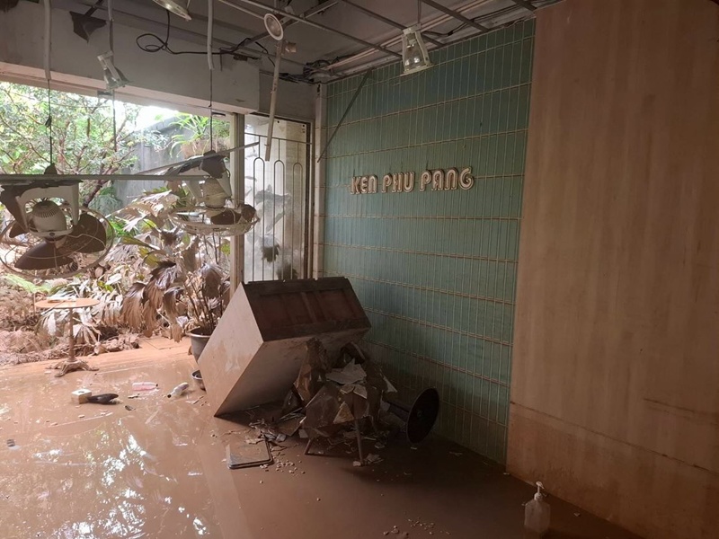 เคน ภูภูมิ ใจสลาย เปิดสภาพร้านที่หาดใหญ่ หลังน้ำลด