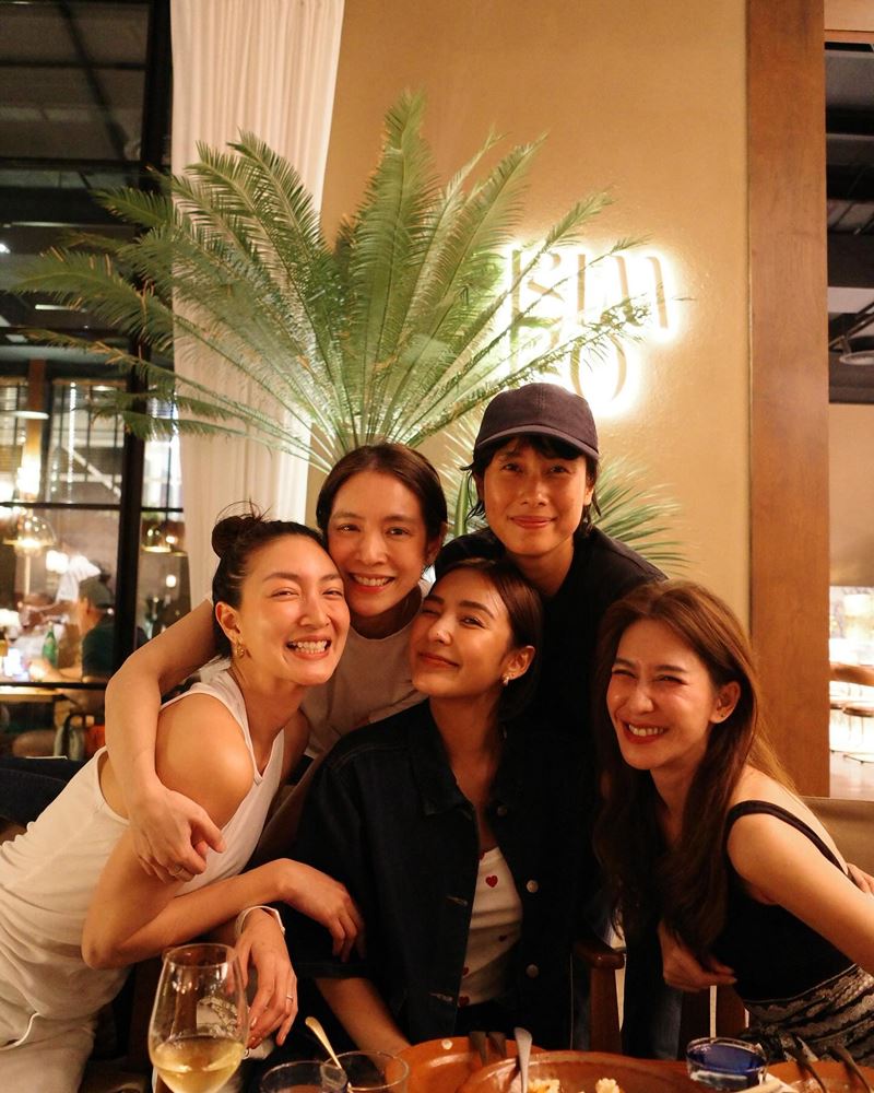 ชิปปี้ ศิรินทร์ ฉลองวันเกิดกับแก๊งนางเอกตัวแม่