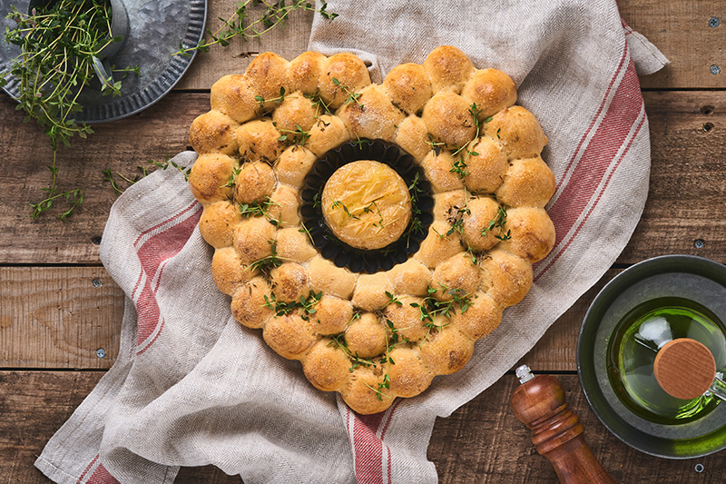 ชีสอบและขนมปัง เมนูอาหารรูปหัวใจ ไอเดียอาหารวันวาเลนไทน์